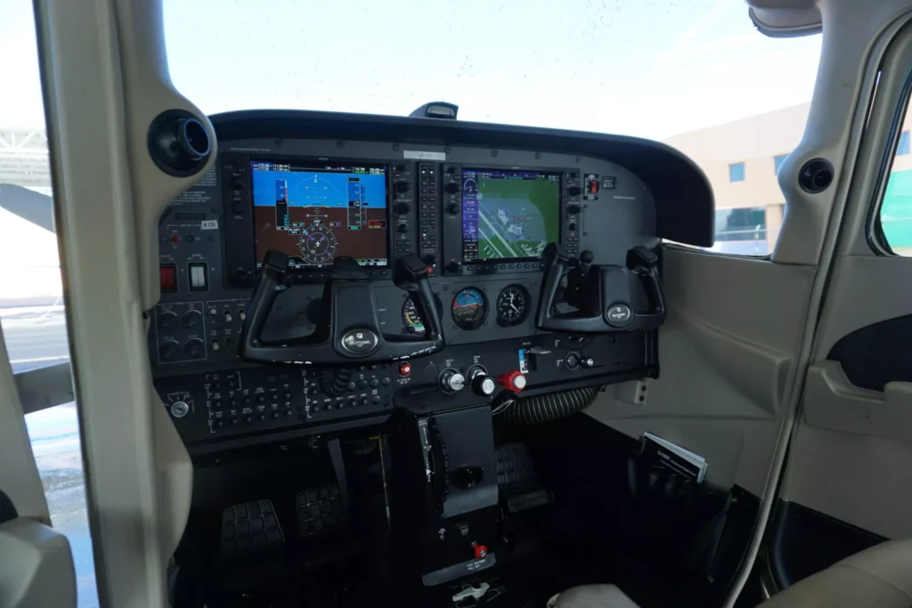 Airplane-Flight-Controls