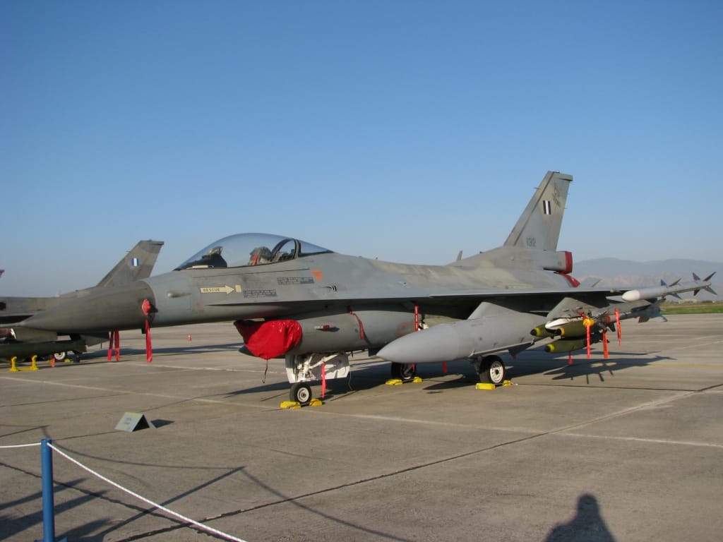 HAF_F-16C_Block_30_-_SN_132