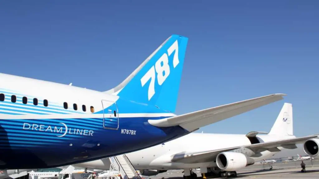 Russia Patents New Plane to Challenge Boeing's 787 Dreamliner